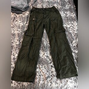 Hollister Women's Green Cargo Pants